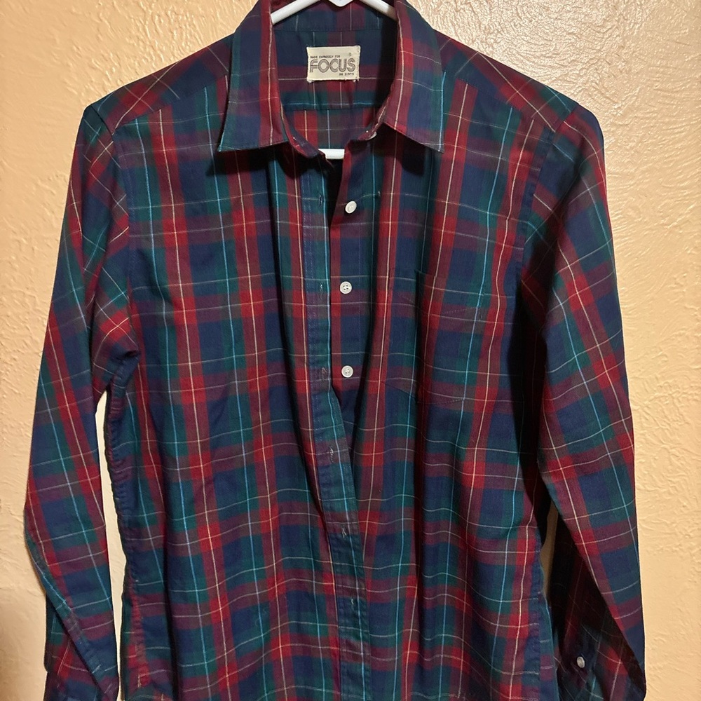 Vtg focus long-sleeve plaid button-down shirt